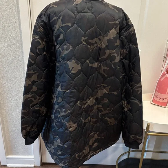 NWT Mutual Weave Camouflage Quilted Coat - Picture 8 of 11